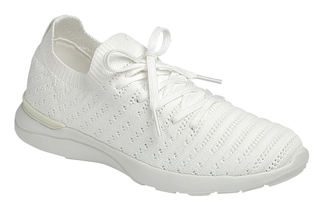 Kickin-01
